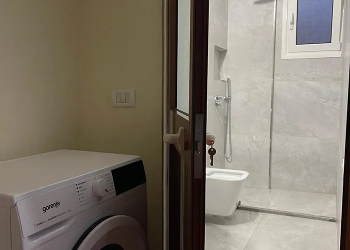 Gazi's For Rent דירה גולם