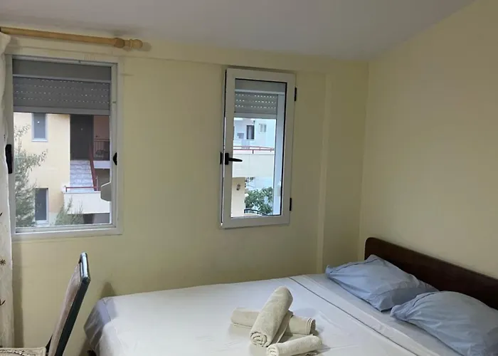 Gazi's For Rent דירה