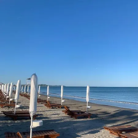 Gazi's For Rent Διαμέρισμα