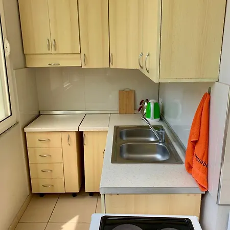 Gazi's For Rent Голем